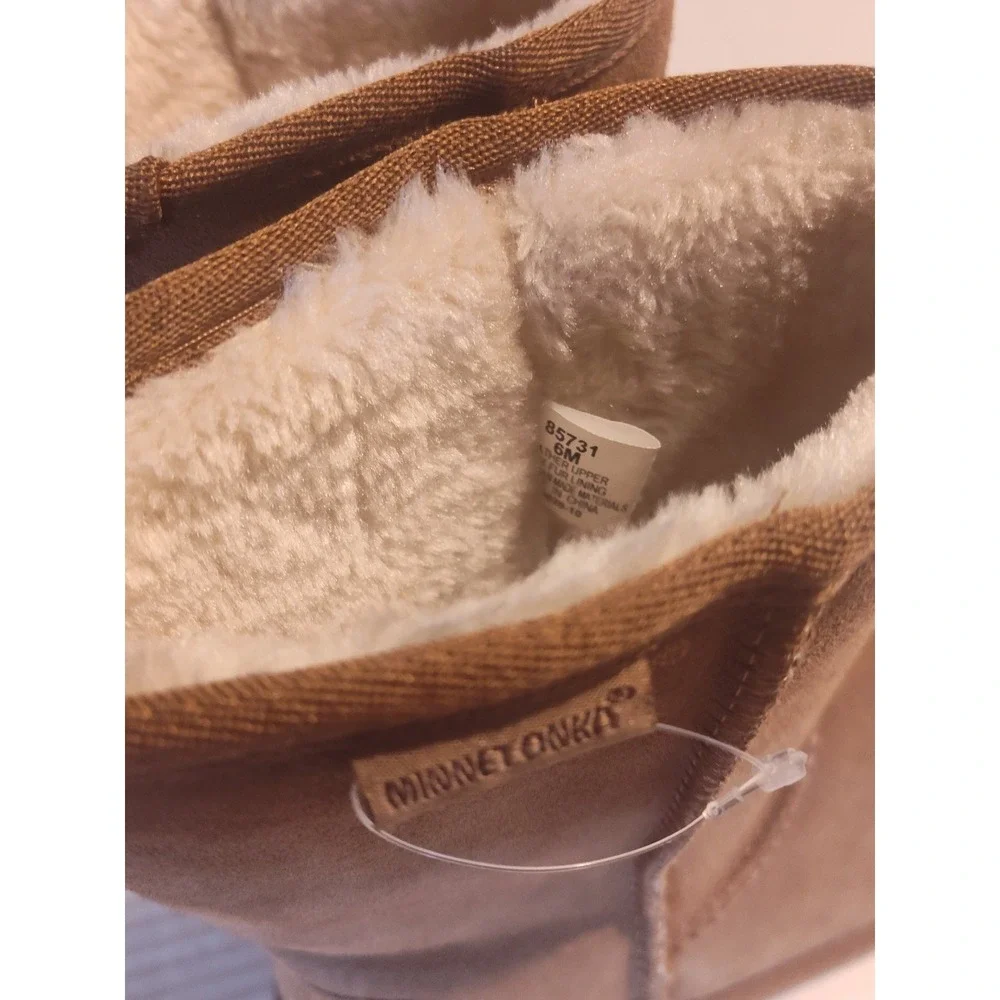 Minnetonka Olympia Short Sheepskin Leather Boots | Women's 6m